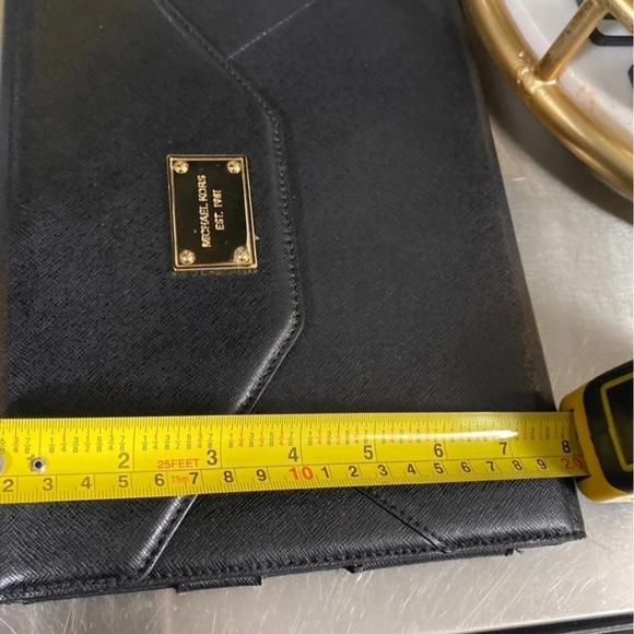 Michael Kors iPad - Picture 5 of 5
